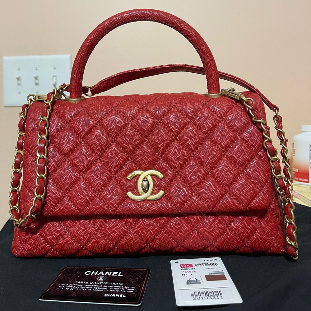 Chanel medium coco handle gold hardware